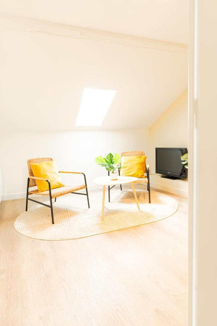 Duplex Confortable En Centre Avec 2 Chambres Châlons-en-Champagne Exterior foto